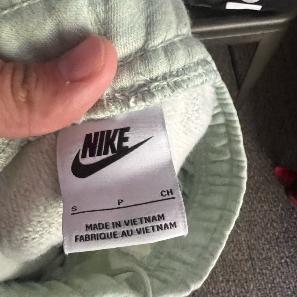 Nike Fleece Sweatpants - Picture 3 of 7